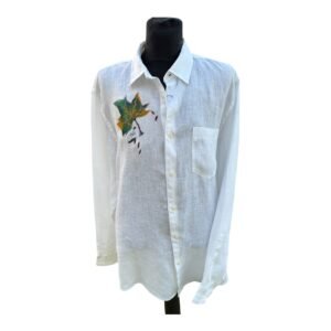 Camisa de lino con hoja pintada a mano