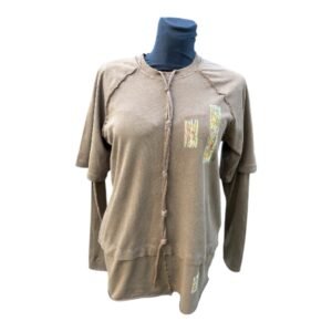 Camiseta marrón pintada a mano