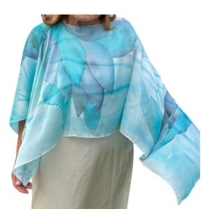 Capa de seda natural pintada a mano en tonos azules