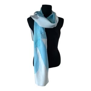 Chal o fular tonos azules pintado a mano