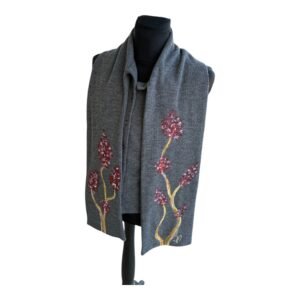 Chaleco gris con fular pintada a mano