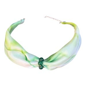 Gargantilla de seda y piedras naturales pintada a mano