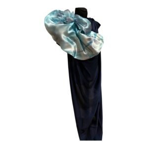 Broche grande de raso pintado a mano en tonalidades azules