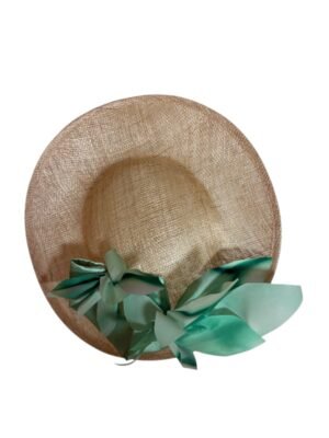 Tocado natural con raso verde pintado a mano