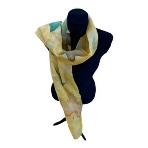 Fular de seda natural amarillo con hojas pintado a mano