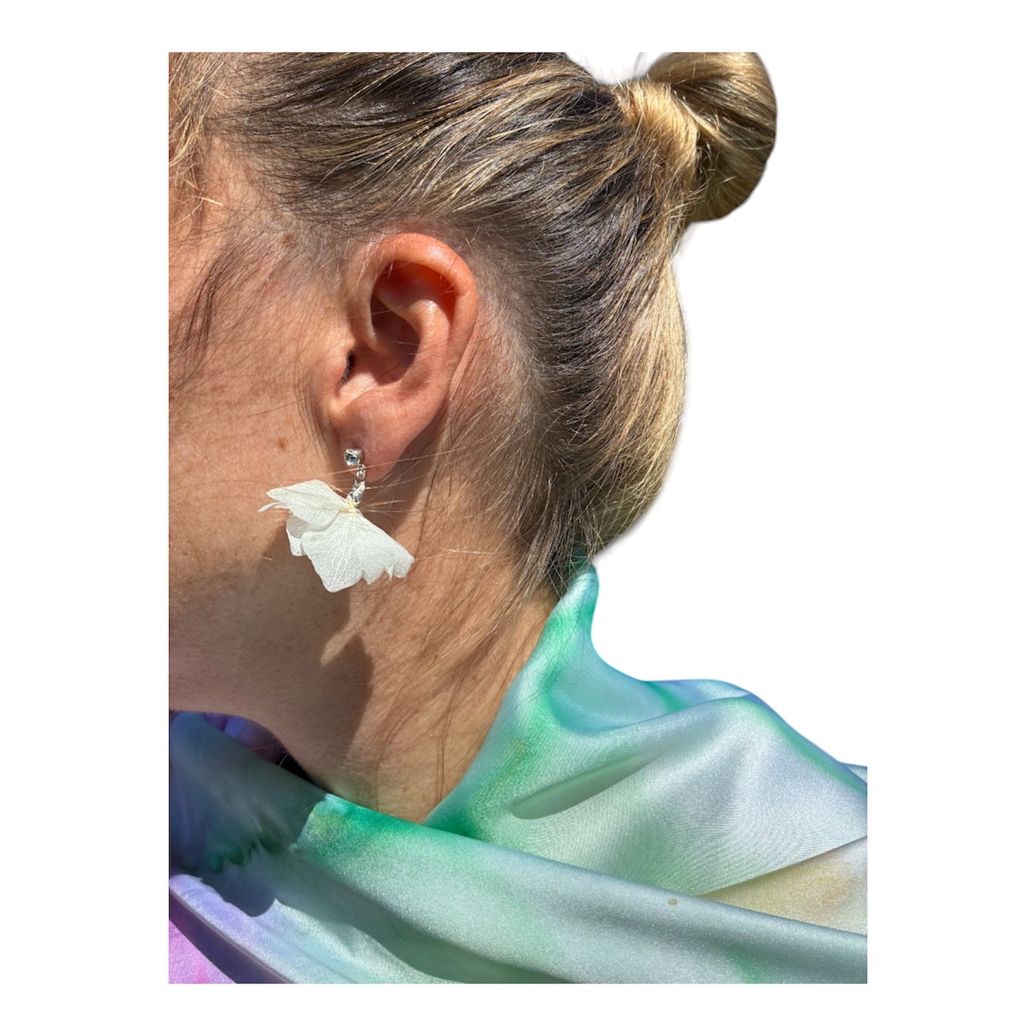 pendientes de flor natural preservada blancos